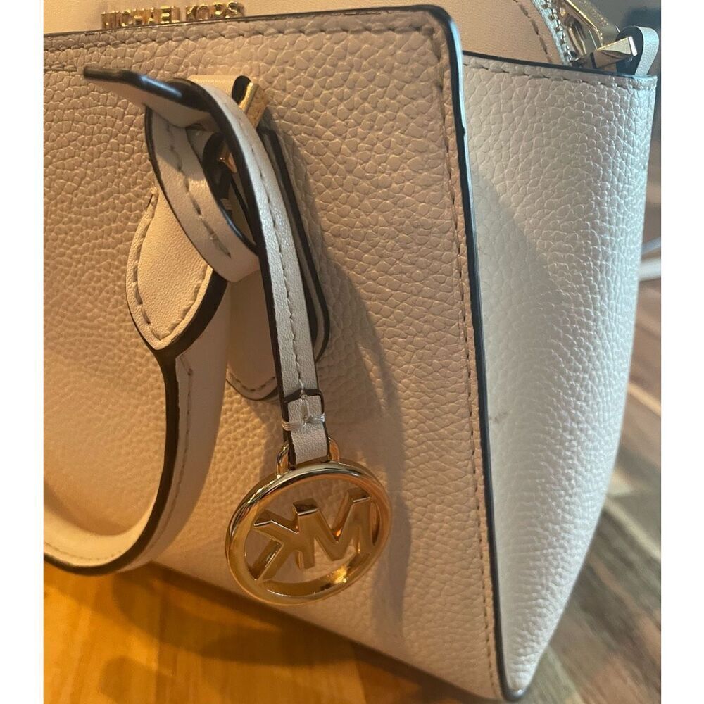 Michael Kors Daria Light Cream Leather 21n1 Satchel Crossbody - Picture 5 of 9